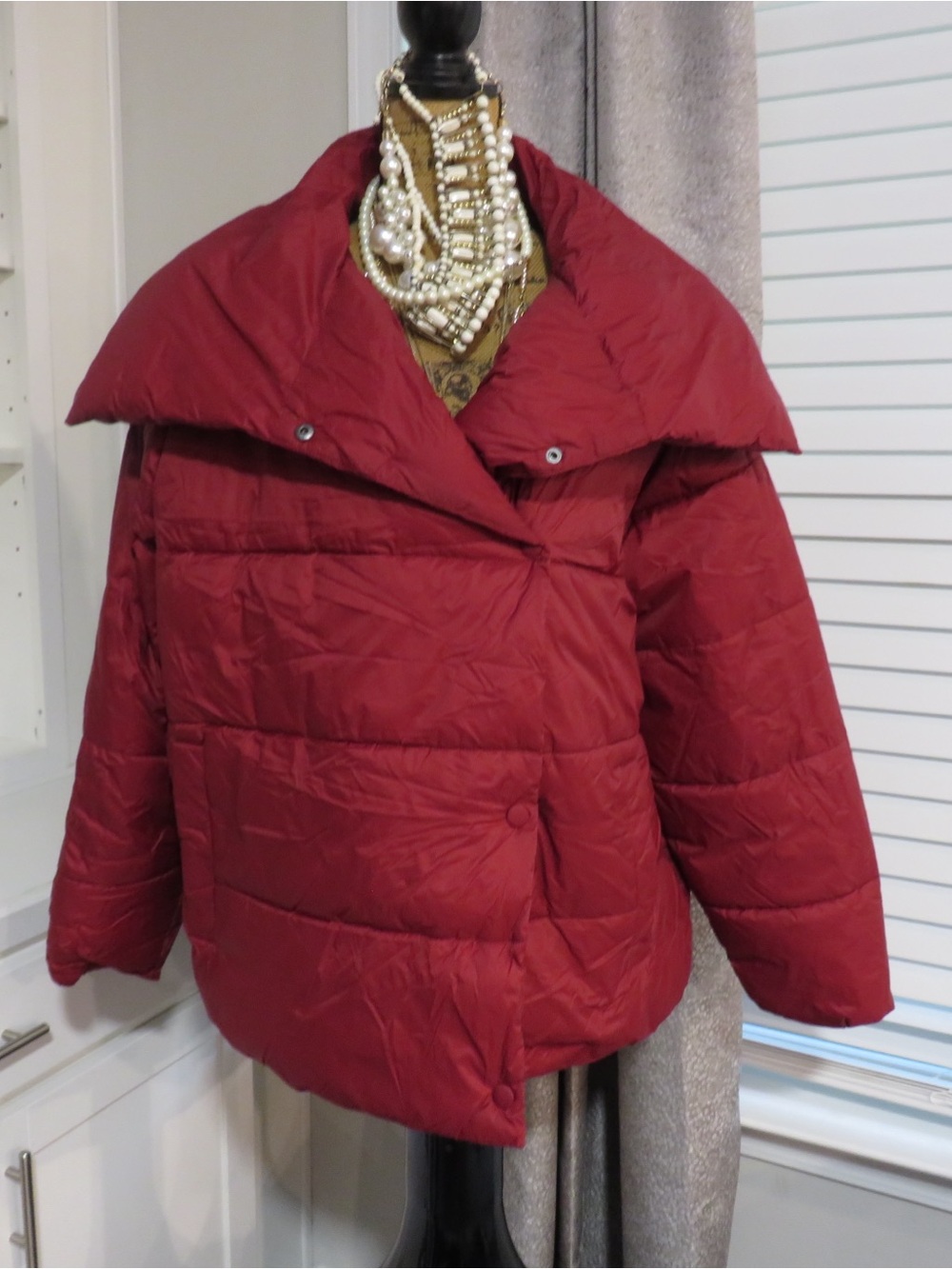 Banana Republic Crimson Short Quilted Puffer Jacket